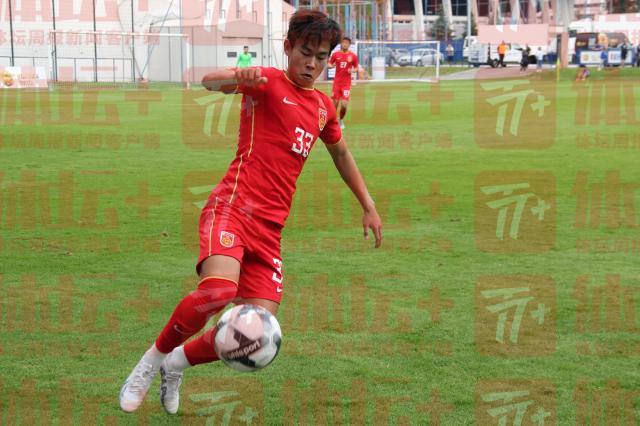 1688302442190061998.jpg 何小珂.jpg