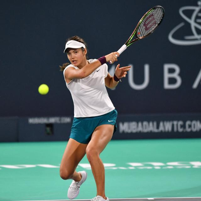 开云娱乐-拉杜卡努与本西奇前教练试训 休赛季以来苦练体能