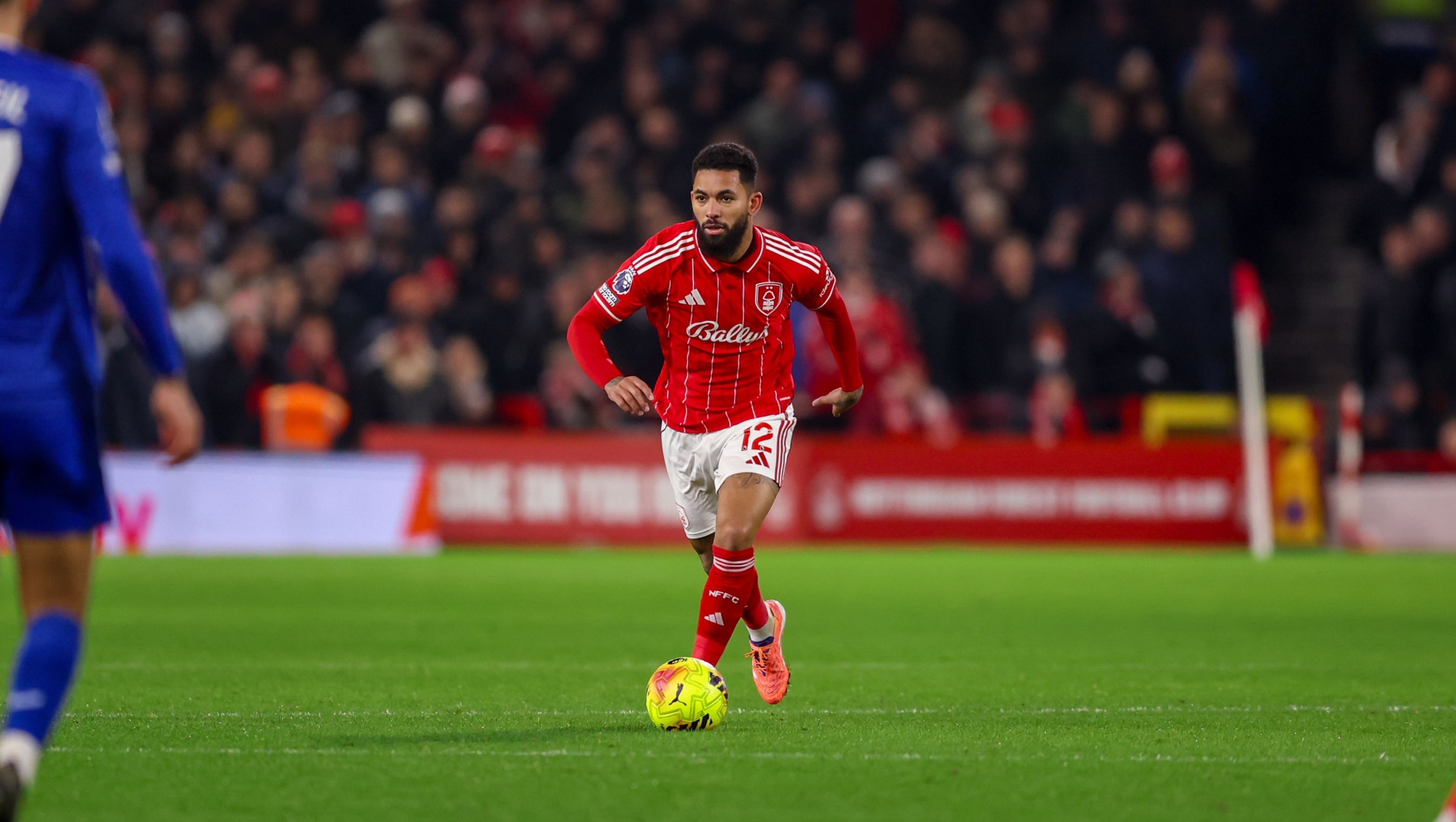 斯基拉:维拉租借+选择买断报价道格拉斯,尤文要求永久转会